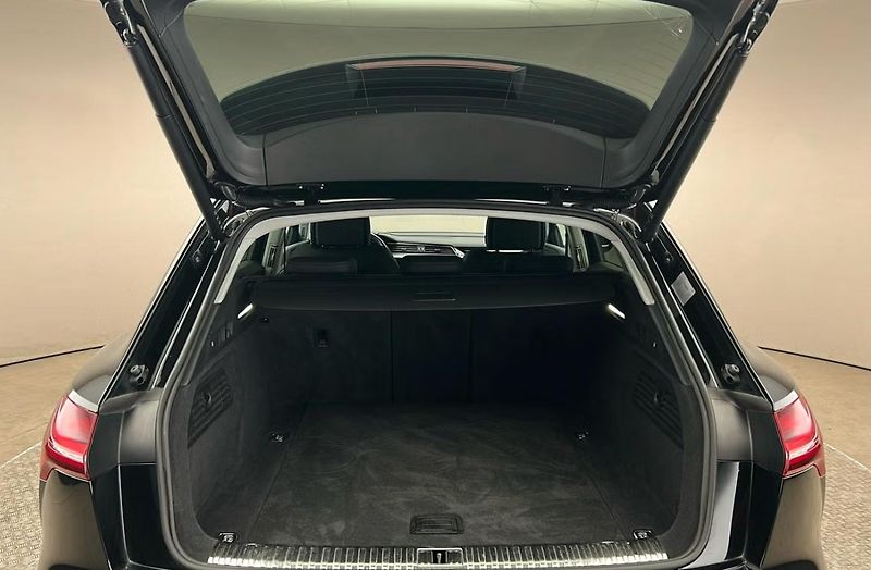 Audi Q8 e-tron 50 Q 360kam Pano Matrix BLIS - fotka 12 z 23