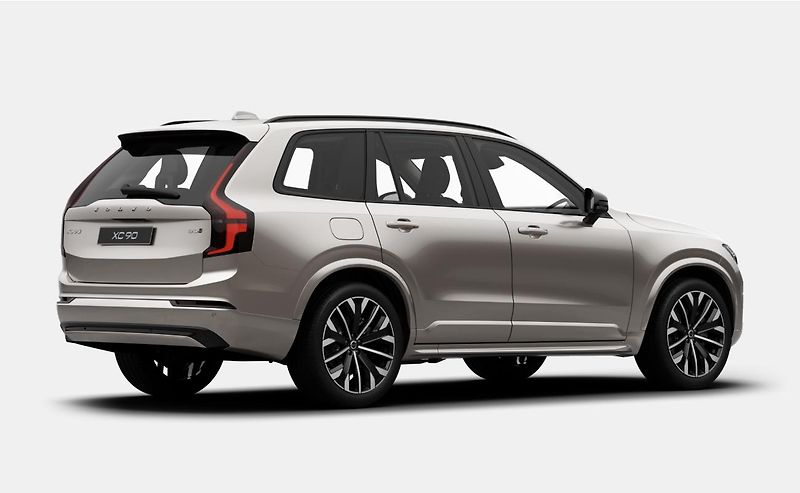 Volvo XC90 (2026) B5 AWD PLUS DARK - fotka 5 z 17