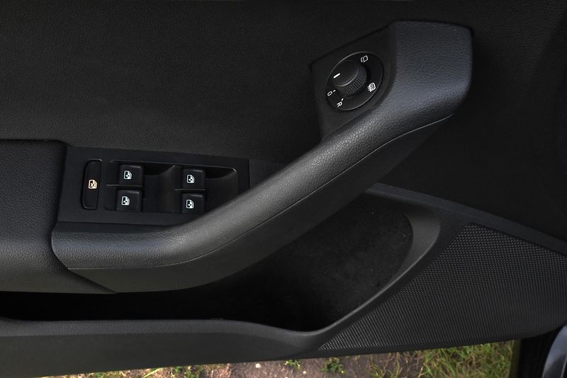 Škoda Octavia 2.0 TDi CR DSG STYLE,NAVI,TEMP - fotka 11 z 50