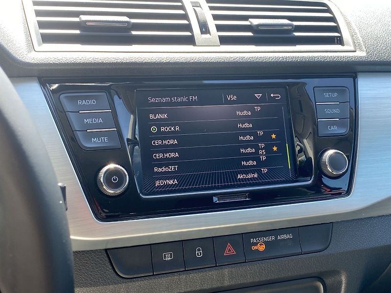 Škoda Fabia (2018) 1.0 TSI DSG Ambition - fotka 15 z 26
