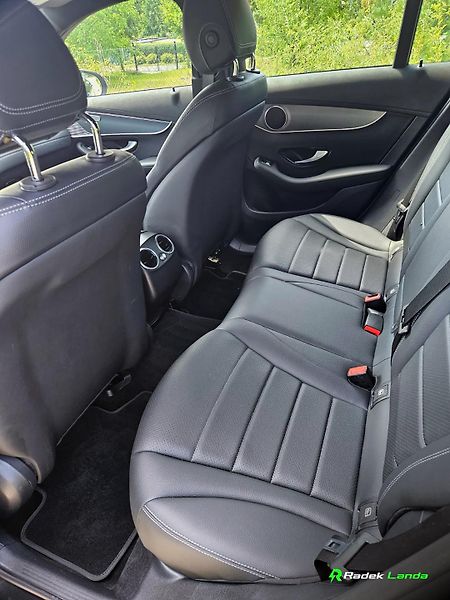 Mercedes-Benz EQC (2022) 4MATIC 80 kWh - fotka 17 z 17