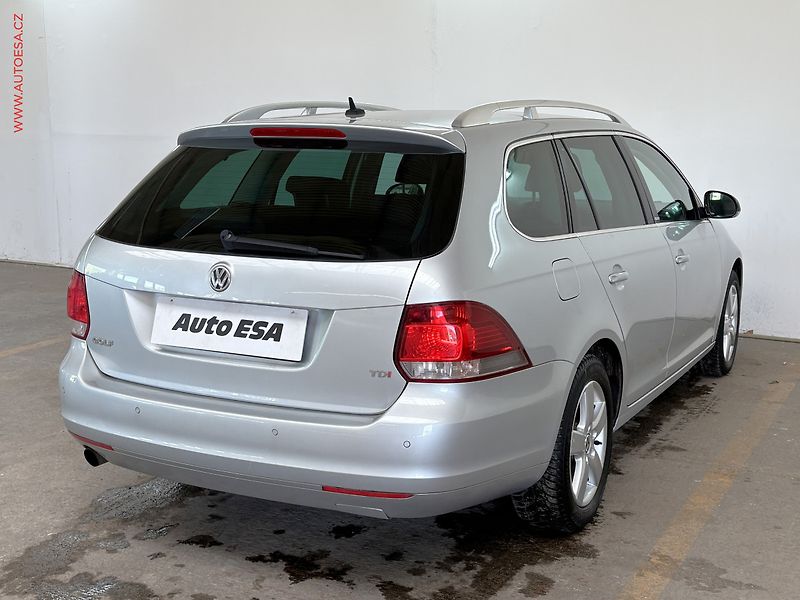 Volkswagen Golf (2011) 1.6 TDi, Style - fotka 4 z 14