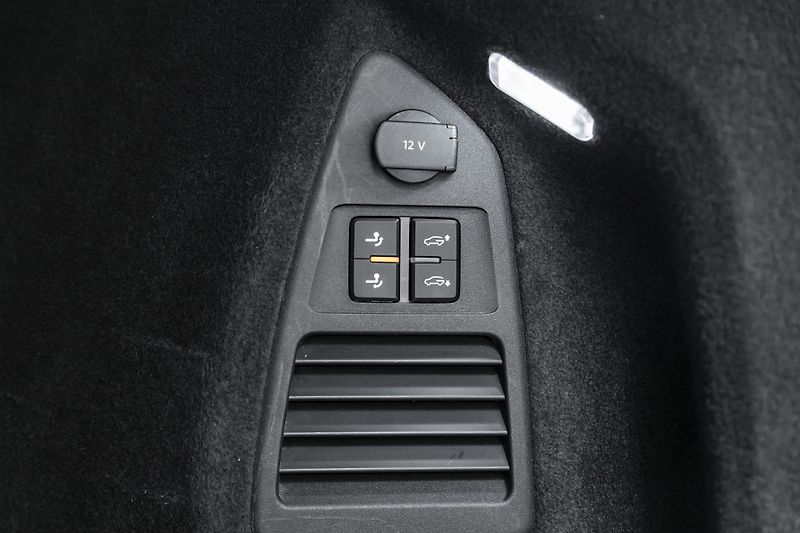 Volkswagen Touareg - fotka 24 z 40