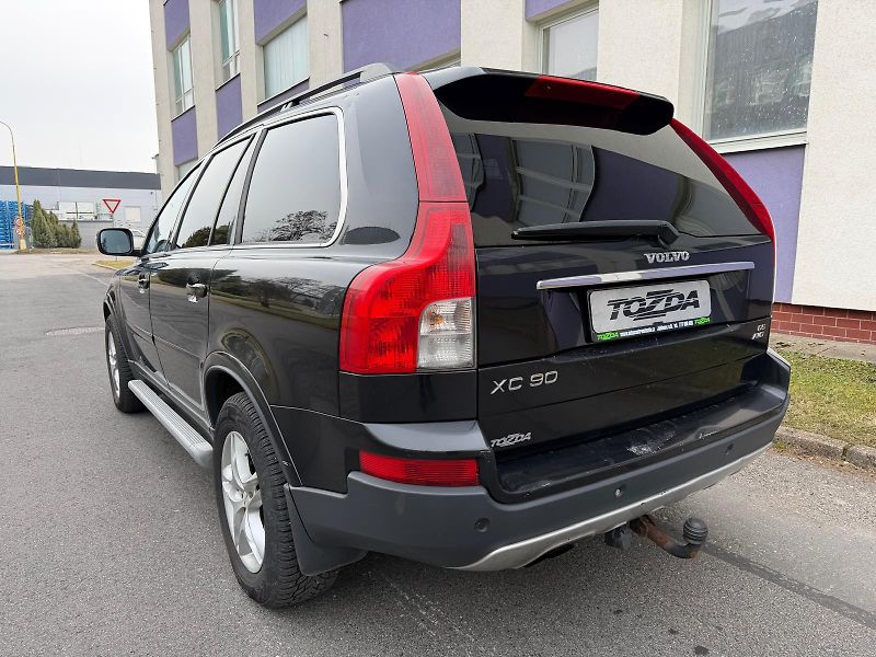 Volvo XC90 2,4 D5 AWD / 1.maj. / ČR / - fotka 3 z 26