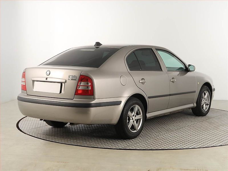 Škoda Octavia (2007) 1.9 TDI , po STK, dobrý stav - fotka 5 z 15
