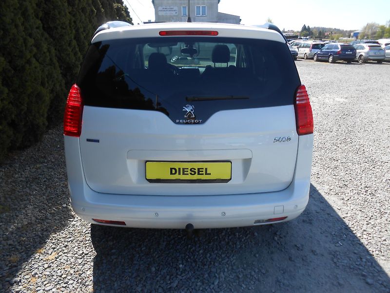 Peugeot 5008 88KW,NAVI,PANORAMA,AUTOMAT - fotka 6 z 45