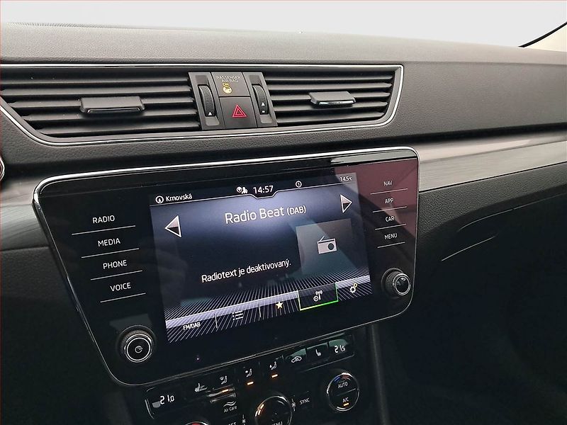 Škoda Superb (2022) 2.0 TDI, Automat, Kůže, Navi - fotka 12 z 20