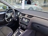 Škoda Octavia 1,6 TDI VÝHŘEV NEZ.TOPE XENONY - náhled 17