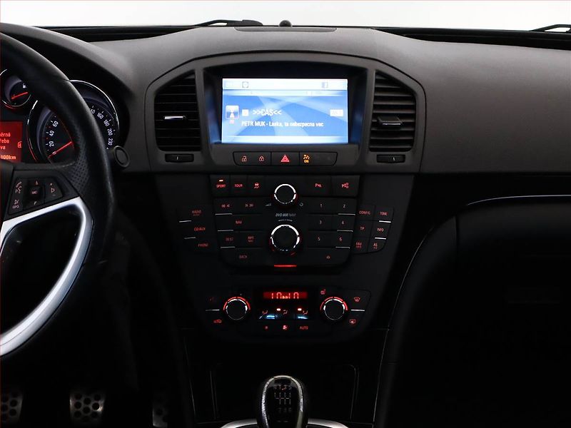 Opel Insignia (2011) OPC Line 2.0 Turbo, 4X4 - fotka 10 z 16