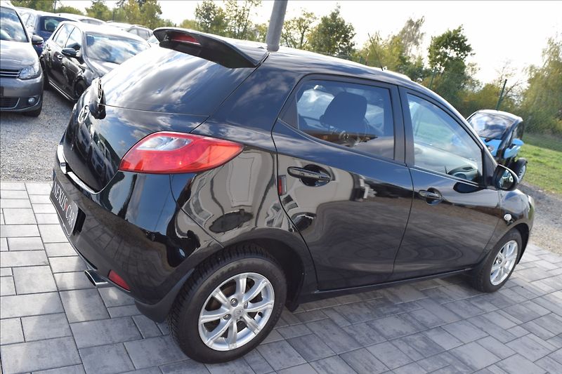 Mazda 2 1,5 MZR 76KW VÝHŘEV KLIMA - fotka 6 z 38