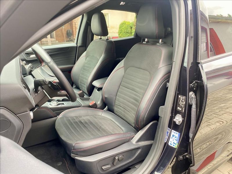 Ford Kuga 2,0 EcoBlue  ST-LINE AWD záruk - fotka 10 z 52