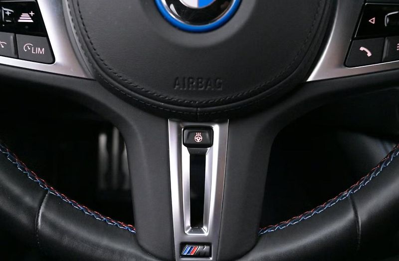 BMW i4 M50 xDrive GC SoH 94% Kam LED - fotka 7 z 26