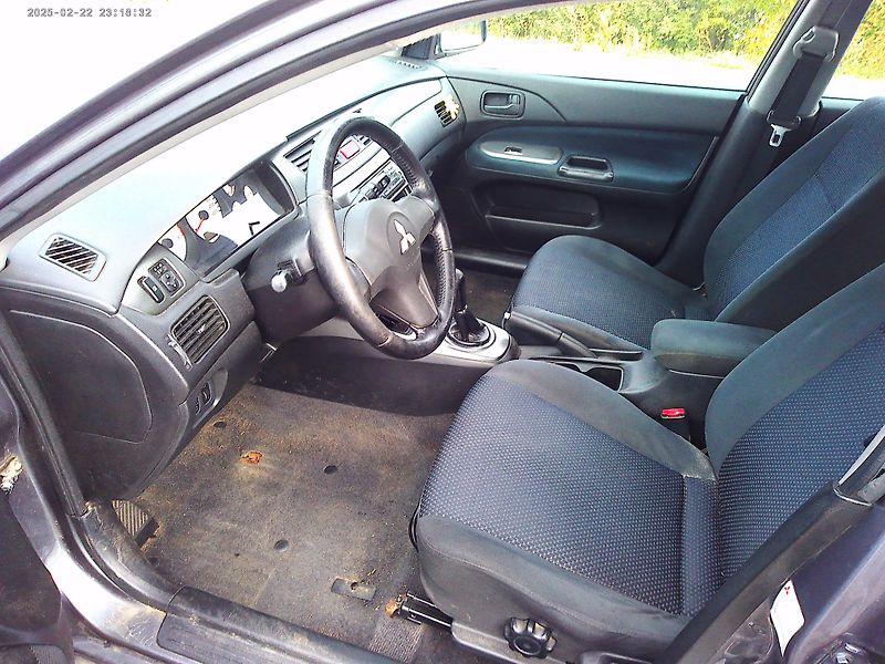 Mitsubishi Lancer 1.6 i, 72 kW, klima, nová STK - fotka 9 z 22