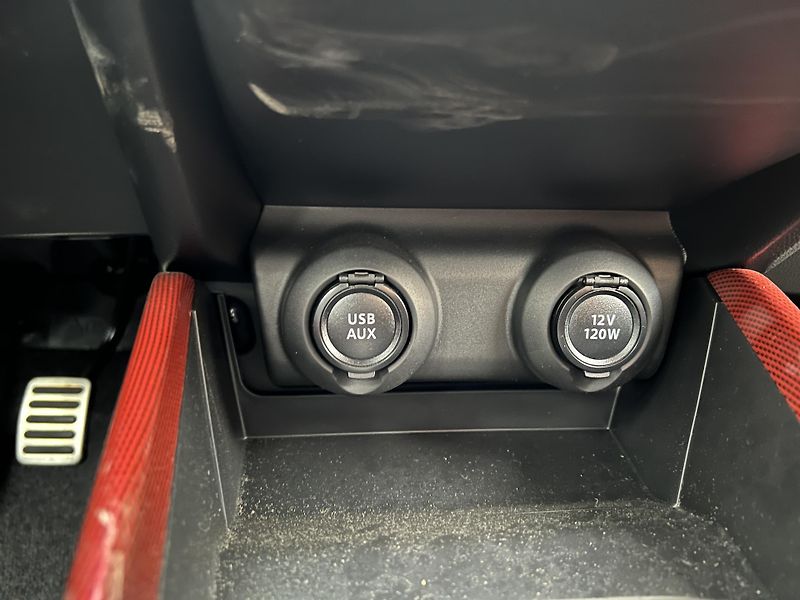 Suzuki Swift NOVÉ VOZIDLO - BEZ DOKLADŮ! - fotka 13 z 19