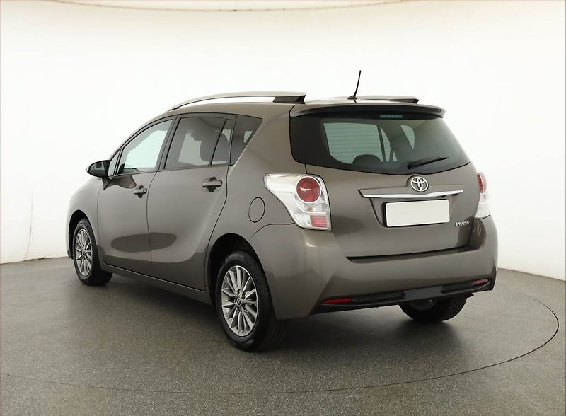 Toyota Verso (2017) 1.8 Valvematic, Automat - fotka 4 z 16