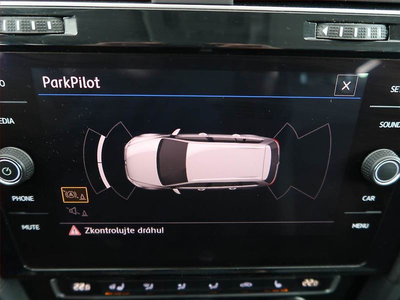 Volkswagen Golf (2017) Highline 2.0 TDI, Automat - fotka 17 z 18