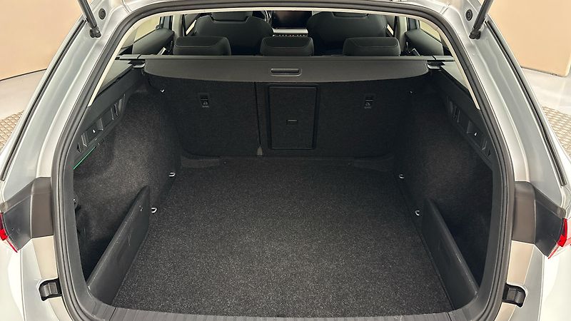 Škoda Octavia 2.0 TDI DSG Style Combi - fotka 17 z 25