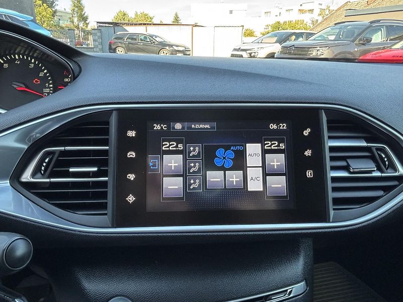 Peugeot 308 SW 1,2 PureTech 130k MAN6  - fotka 9 z 13