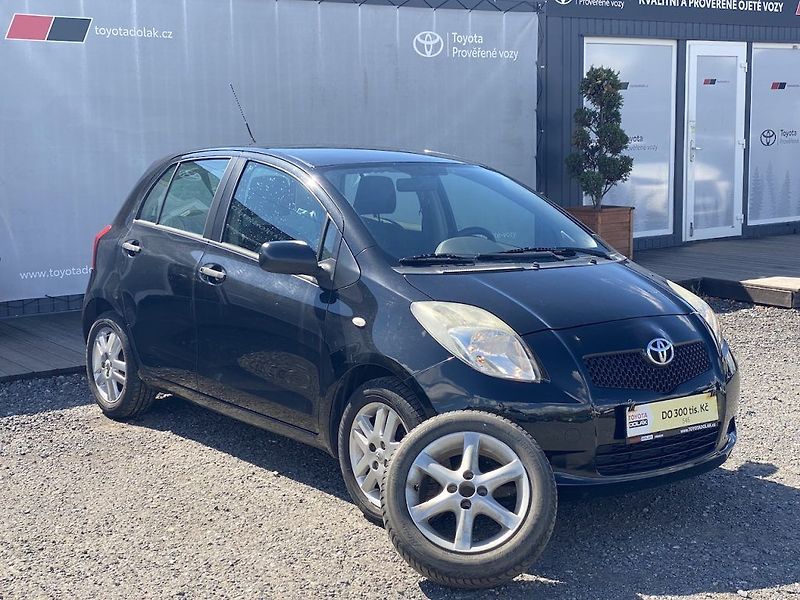 Toyota Yaris 1.3i, ČR, TerraCool, 2x kola - fotka 1 z 12
