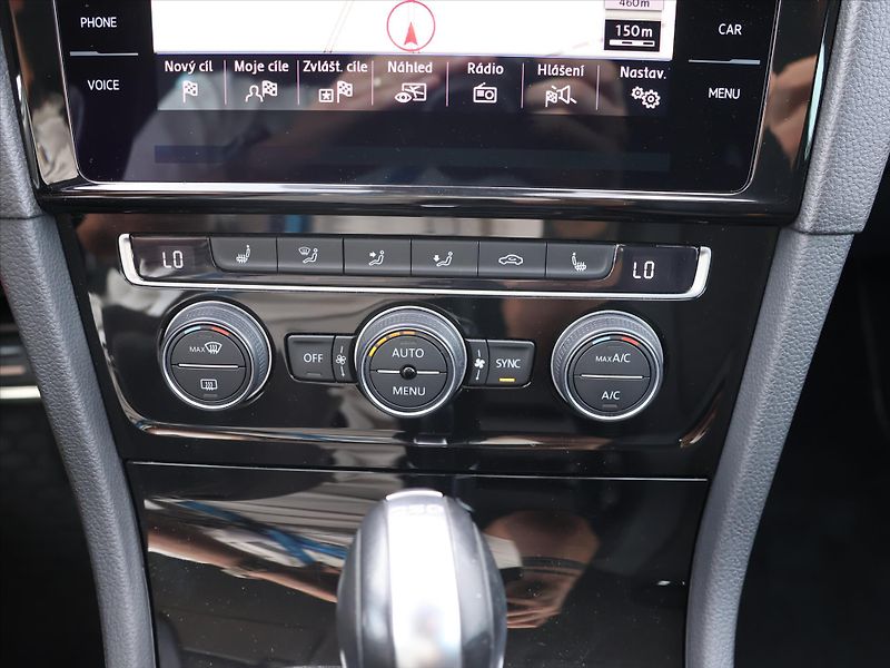 Volkswagen Golf 2.0 TDI 110kW DSG LED Join Taž - fotka 23 z 32