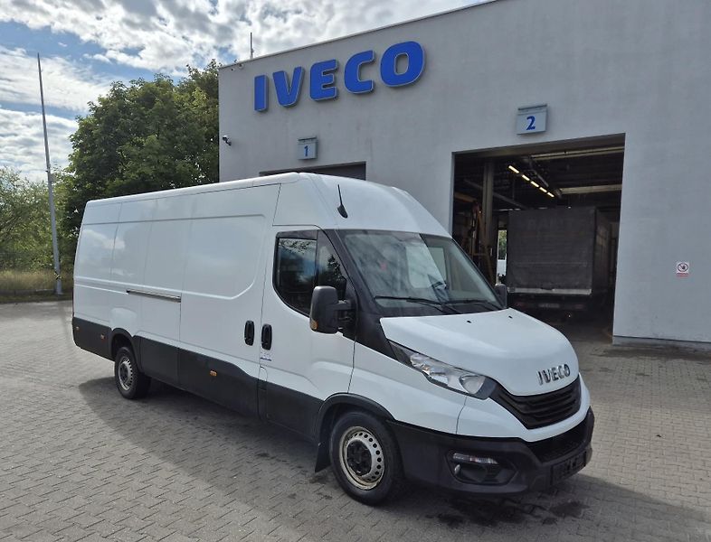 Iveco Daily (2023) 35S16 maxi pouze 59000 km - fotka 4 z 8