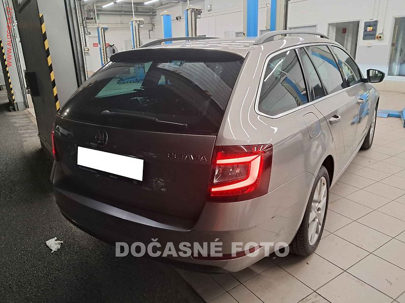 Škoda Octavia (2017) 2.0TDI, 2.maj,ČR, Style, AT - fotka 2 z 3