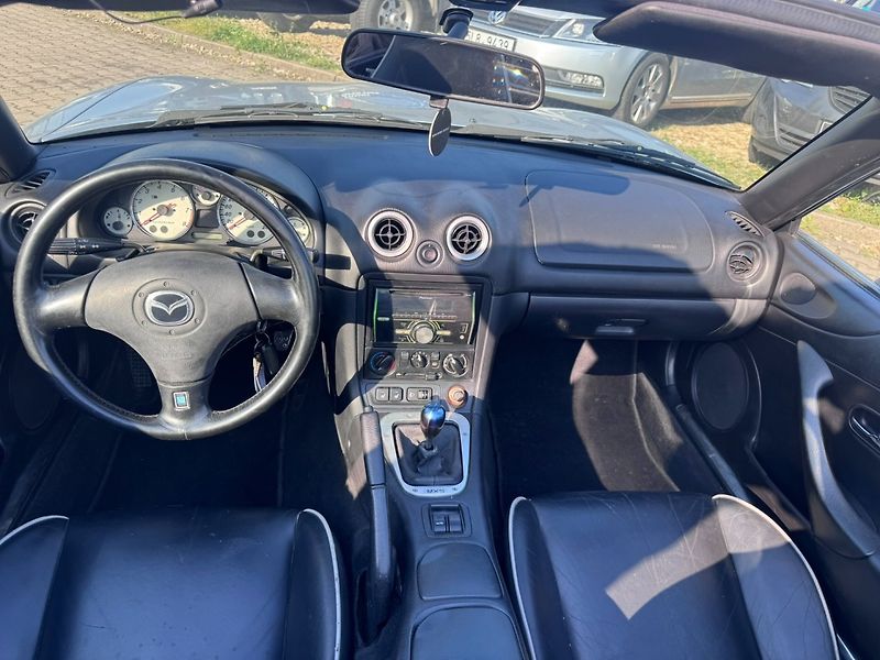 Mazda MX-5 (2000) NB 1,8 107 KW SVOR 6Q - fotka 29 z 45