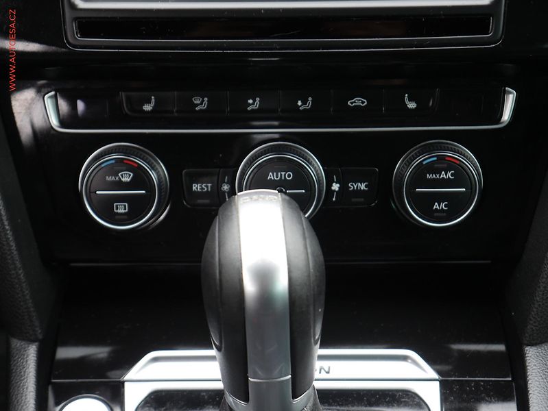 Volkswagen Passat (2017) 2.0 Bi-TDi 4x4, ČR, DSG - fotka 14 z 19