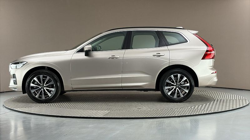 Volvo XC60 2.0 B4 AUT AWD Core - fotka 4 z 28