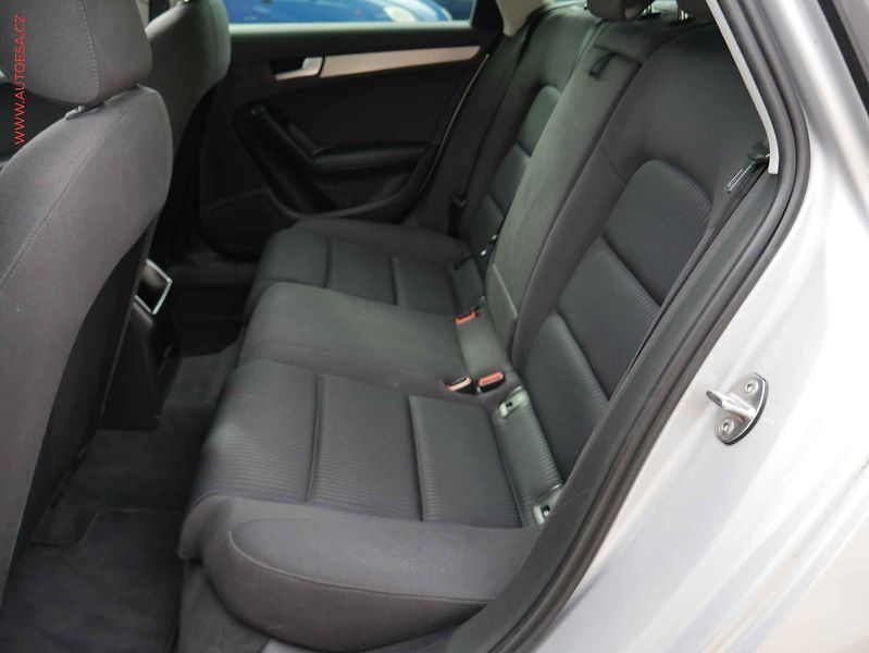 Audi A4 (2011) 2.0 TDI, AT, autoAC - fotka 10 z 16
