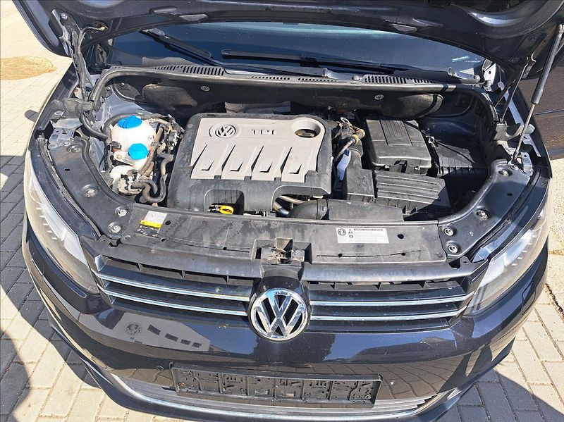 Volkswagen Touran 1,6 TDI Comfortline - fotka 43 z 43