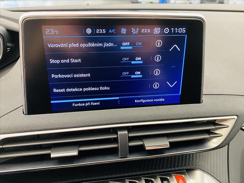 Peugeot 3008 1,2 PureTech 96kW Active - fotka 19 z 28