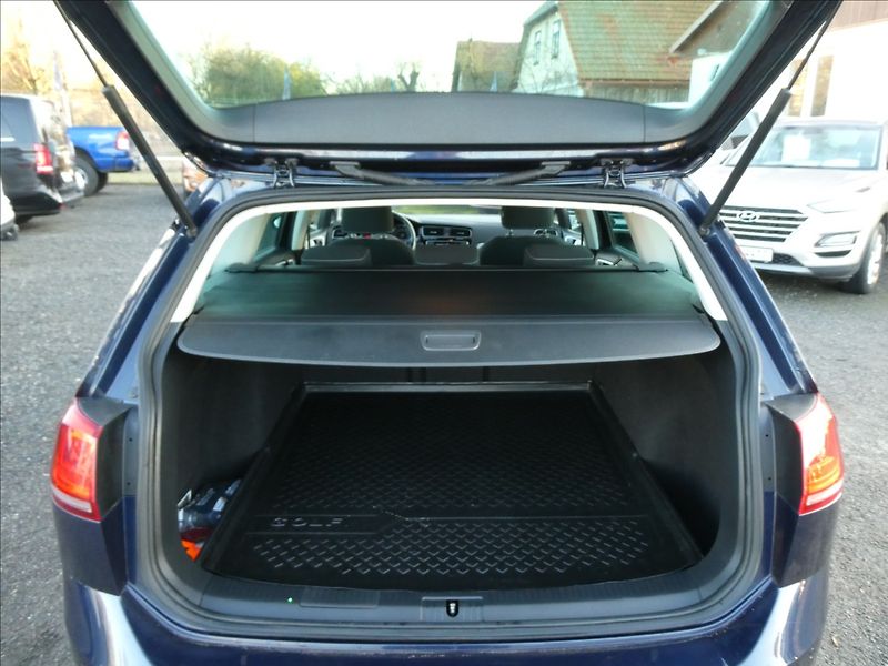 Volkswagen Golf 1,6 TDi 81kW,CUP,4x4,serviska - fotka 15 z 50