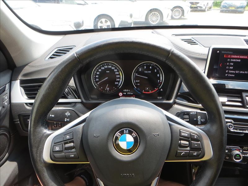 BMW X1 1,5 i sDrive AUT LED Navi ČR - fotka 23 z 27
