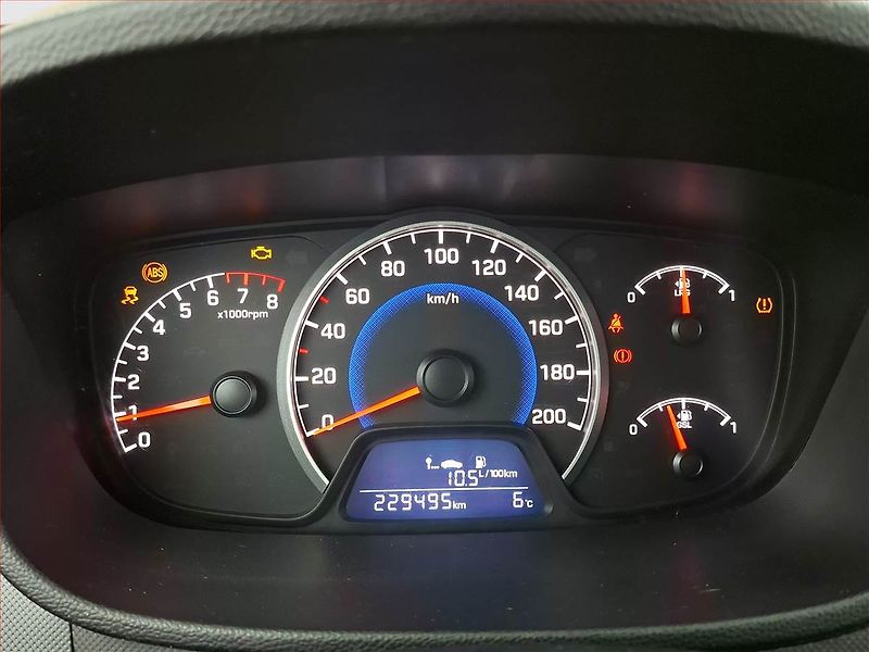 Hyundai i10 (2017) 1.0, LPG, Klima, udržované - fotka 11 z 16