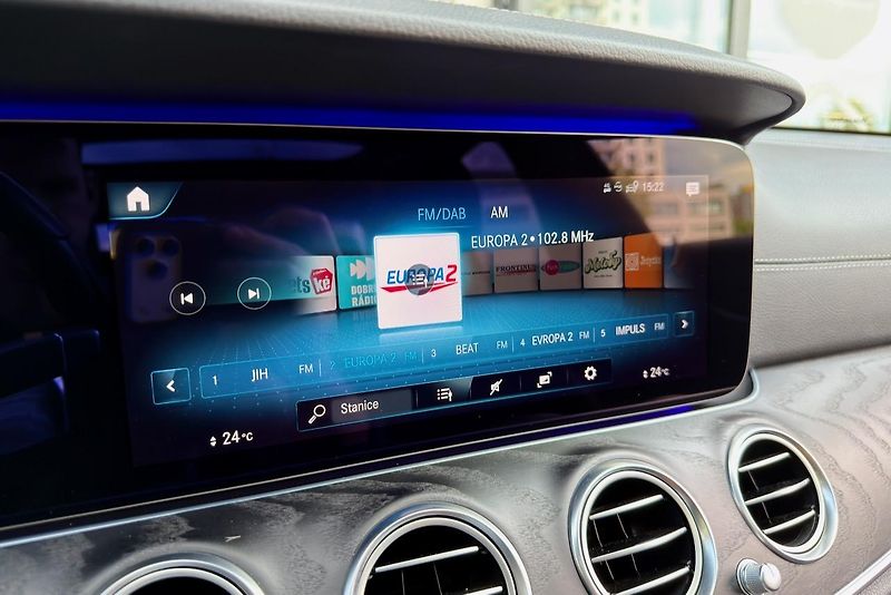 Mercedes-Benz Třídy E (2020) E 220d 4Matic AMG Line - fotka 75 z 112
