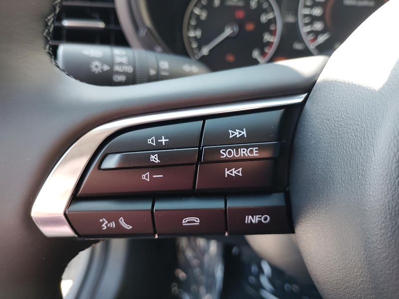 Mazda 3 (2026) SDN 2,5 MT, Centre-line, AKCE! - fotka 9 z 24