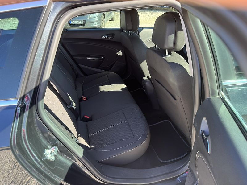Opel Astra (2013) 1.6(132KW)SPORTS TOURER - fotka 22 z 46