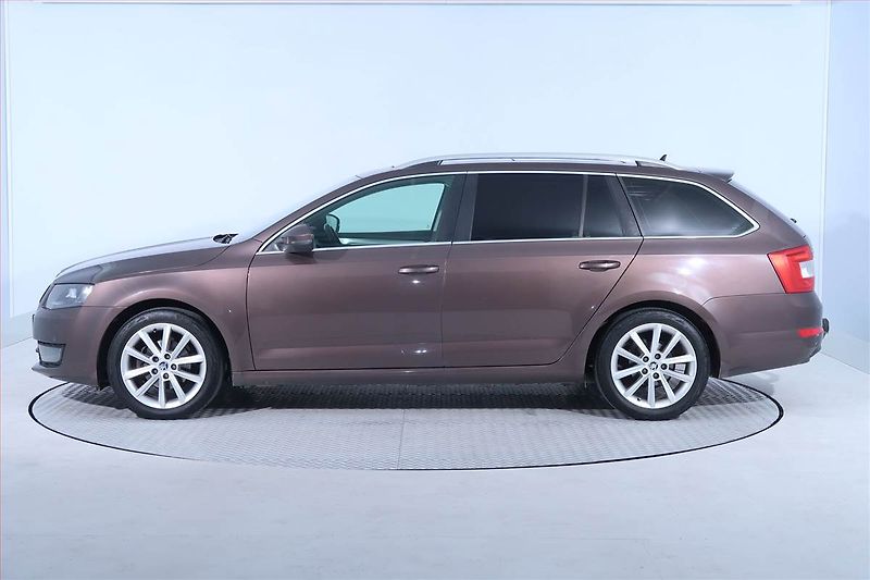 Škoda Octavia (2016) 1.6 TDI, Automat, Navi, Xenony - fotka 3 z 25