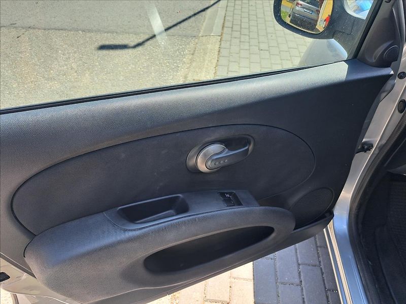 Nissan Micra 1,2 i Visia - fotka 18 z 40