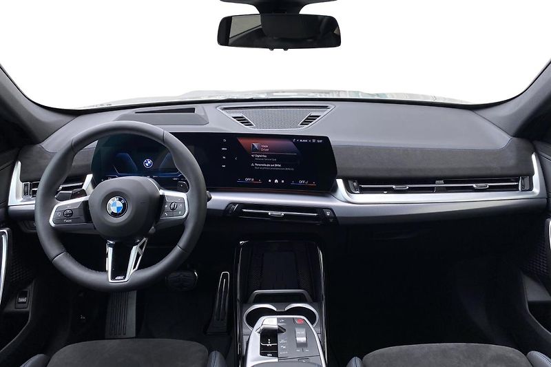 BMW X1 xDrive23i - fotka 8 z 10