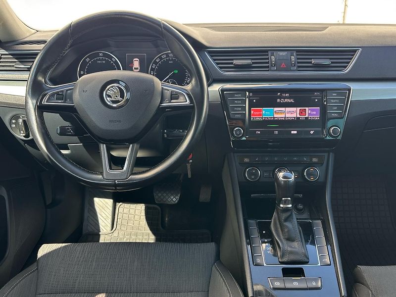 Škoda Superb AMBITION DSG - fotka 18 z 27