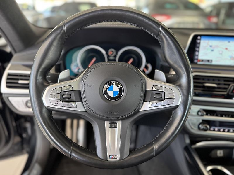BMW Řada 7 M760 Li xDrive*Nový Motor*DPH - fotka 27 z 48