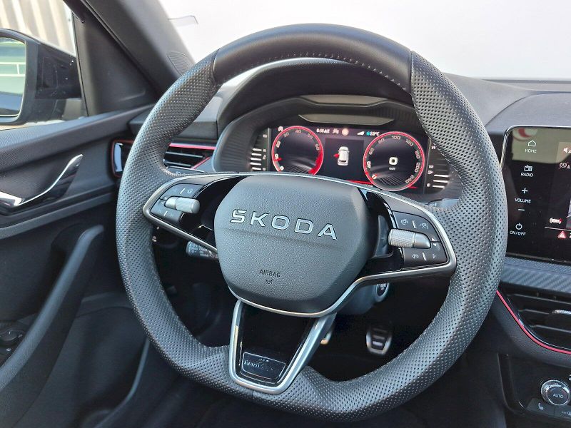 Škoda Kamiq (2025) Monte Carlo 1.5 TSI 110kW - fotka 10 z 34