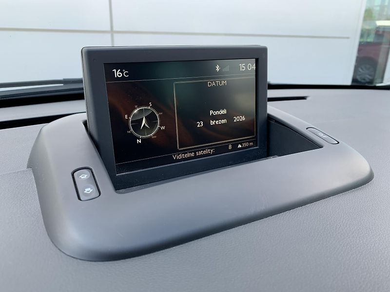 Peugeot 3008 ALLURE+ 1,6 BlueHDi 88kW - fotka 19 z 24