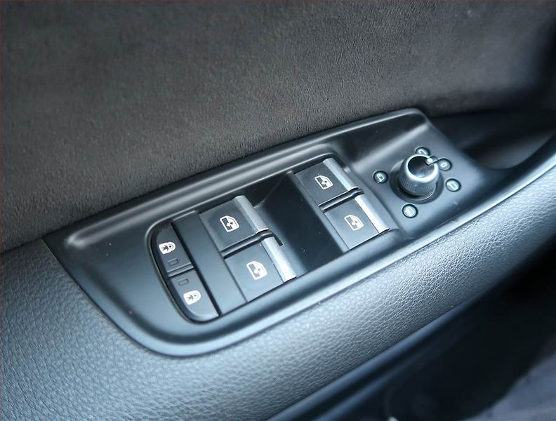 Audi Q7 (2023) 60 TFSI e - fotka 21 z 26