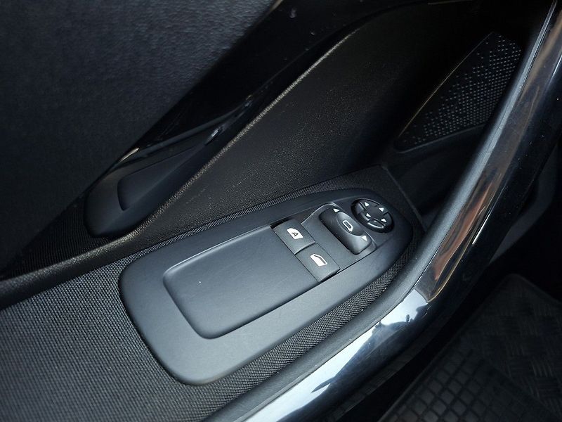 Peugeot 208 ACTIVE 1.2 PT 82k M5 - fotka 22 z 22