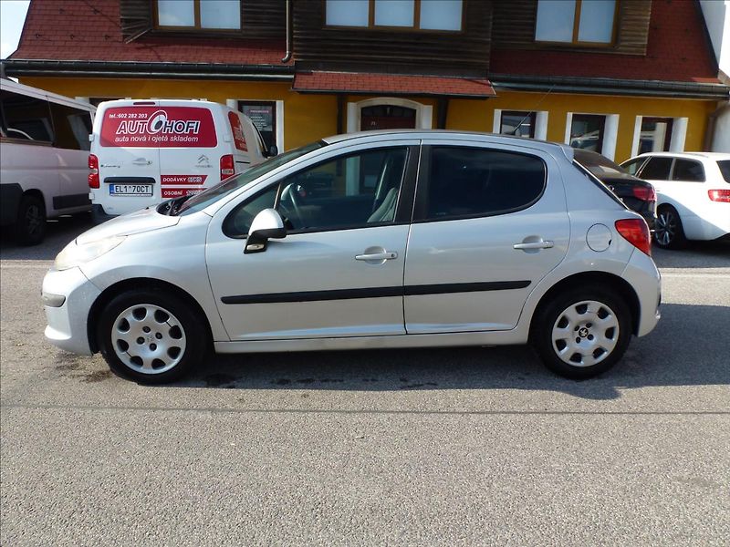 Peugeot 207 1,4 - fotka 14 z 43