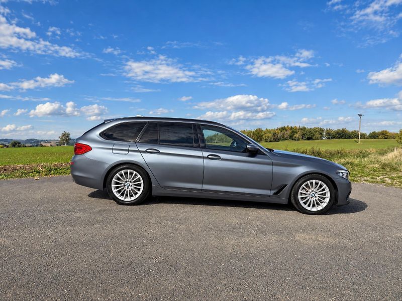 BMW Řada 5 3,0 3.0 530d Park. Kamera DPH - fotka 8 z 29