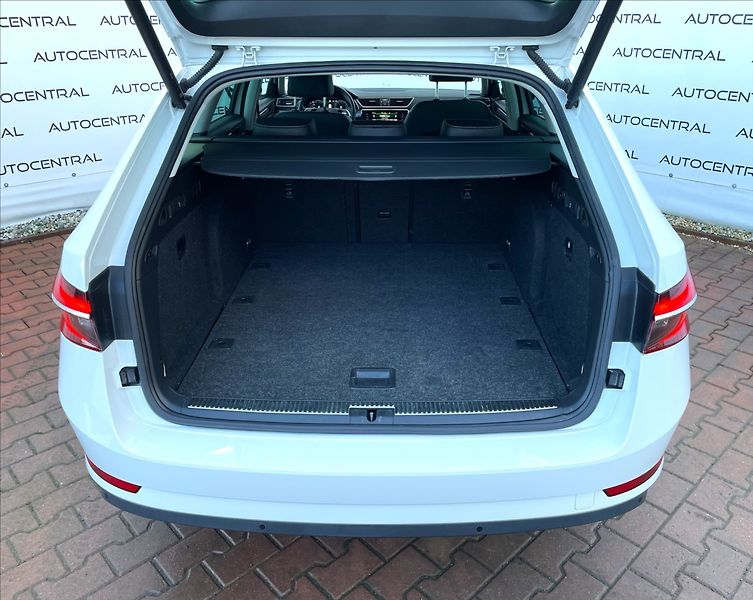 Škoda Superb 2,0 TDi,147kW,STYLE,DSG - fotka 10 z 28